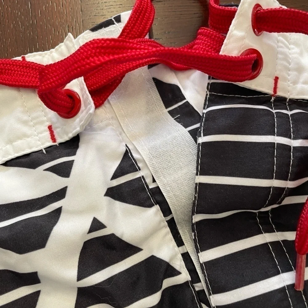 Joe Boxer men’s swim Trunks shorts white with black abstract print size XL 46/48